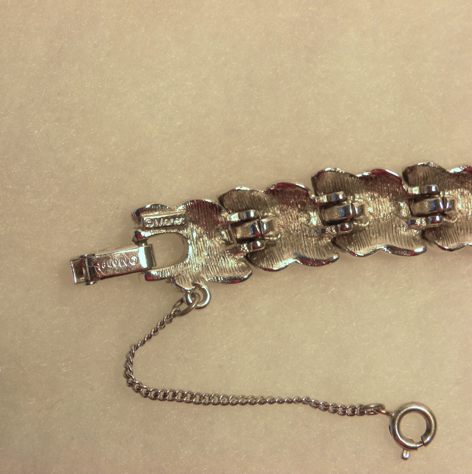 Vtg Signed MONET Bracelet Silver Tone Safety Chain 7.5 in Curved Links Excellent