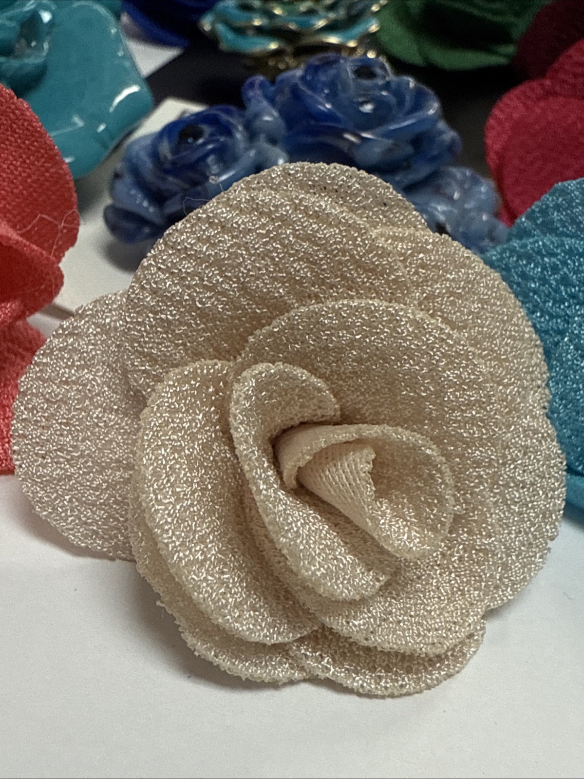 ROSE FIGURE JEWELRY LOT CLOTH FLOWER PINS RING BRACELET MULTICOLOR LOT NEW 19pc