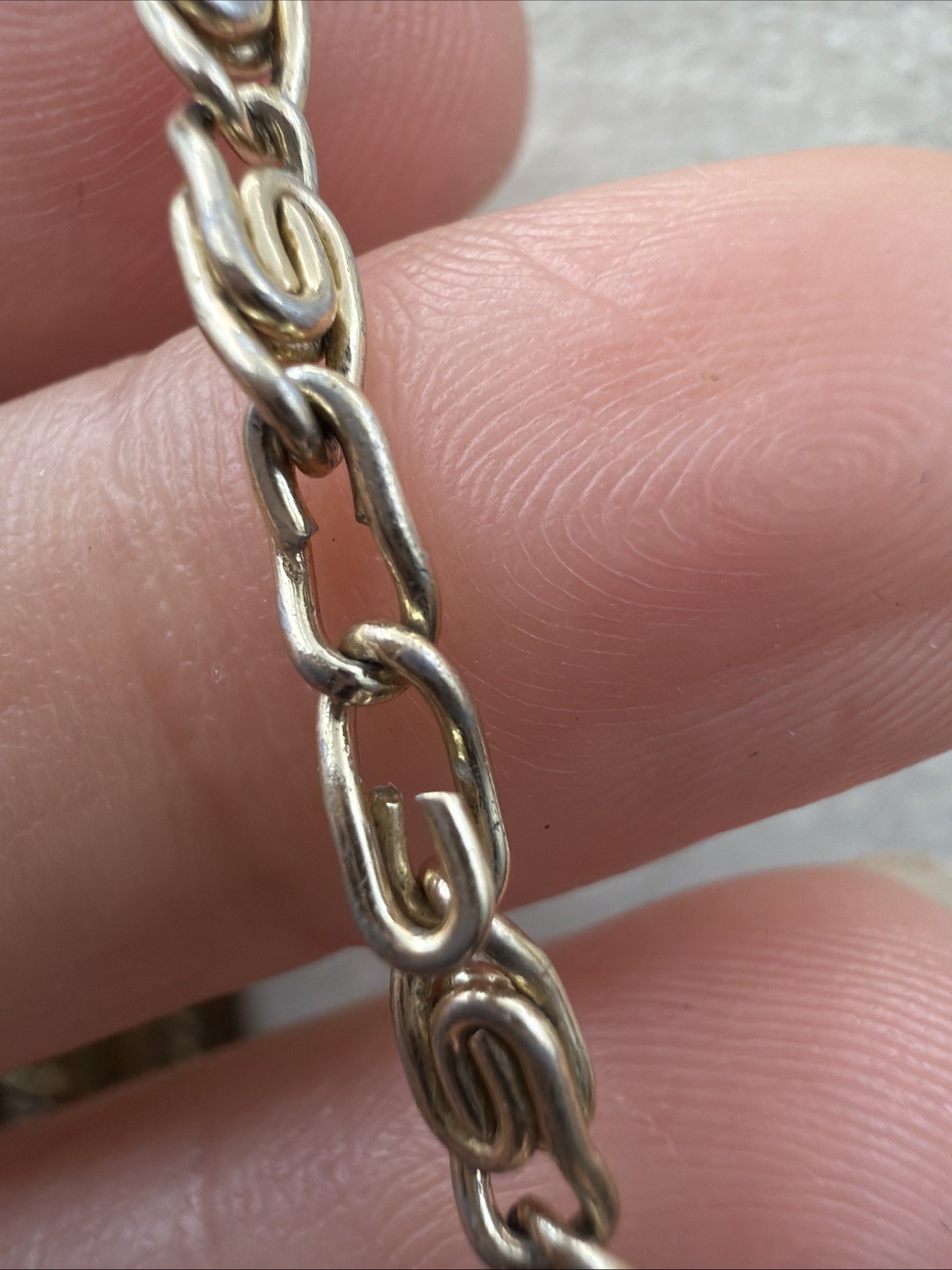 1058. Eloxel Aluminum 18kGold Plate Scroll Chain