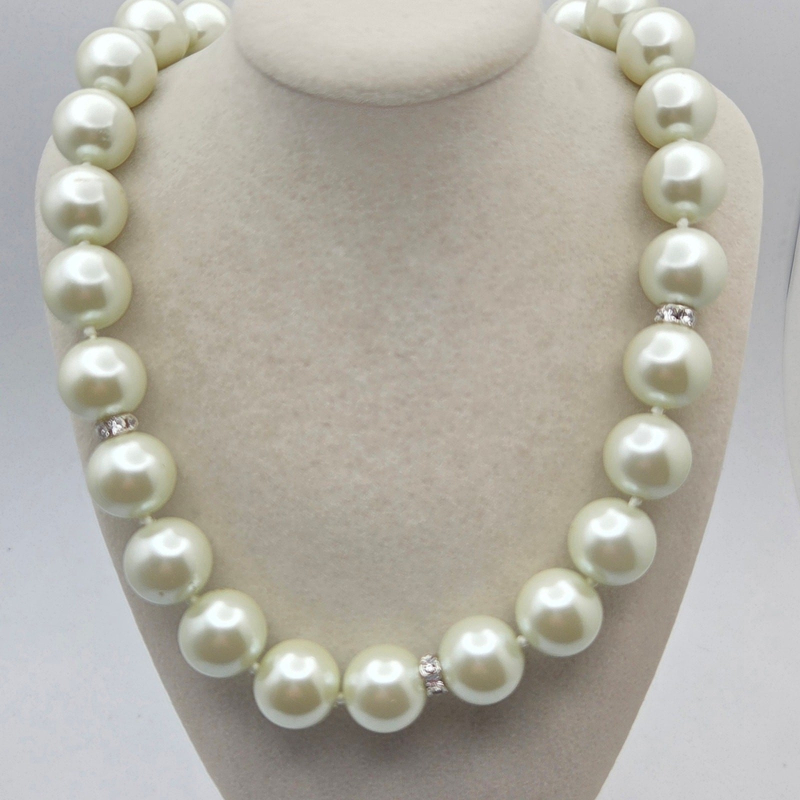 Vintage Anne Klein Signed AC Large Glass Faux Pearl & Rhinestone Necklace – 18″