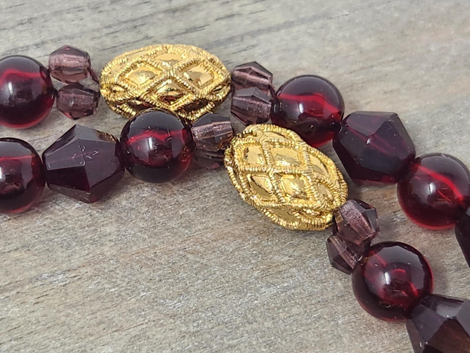 Red Lucite & Purple Faceted Glass Crystal Beaded Necklace Gold Tone Accents VTG