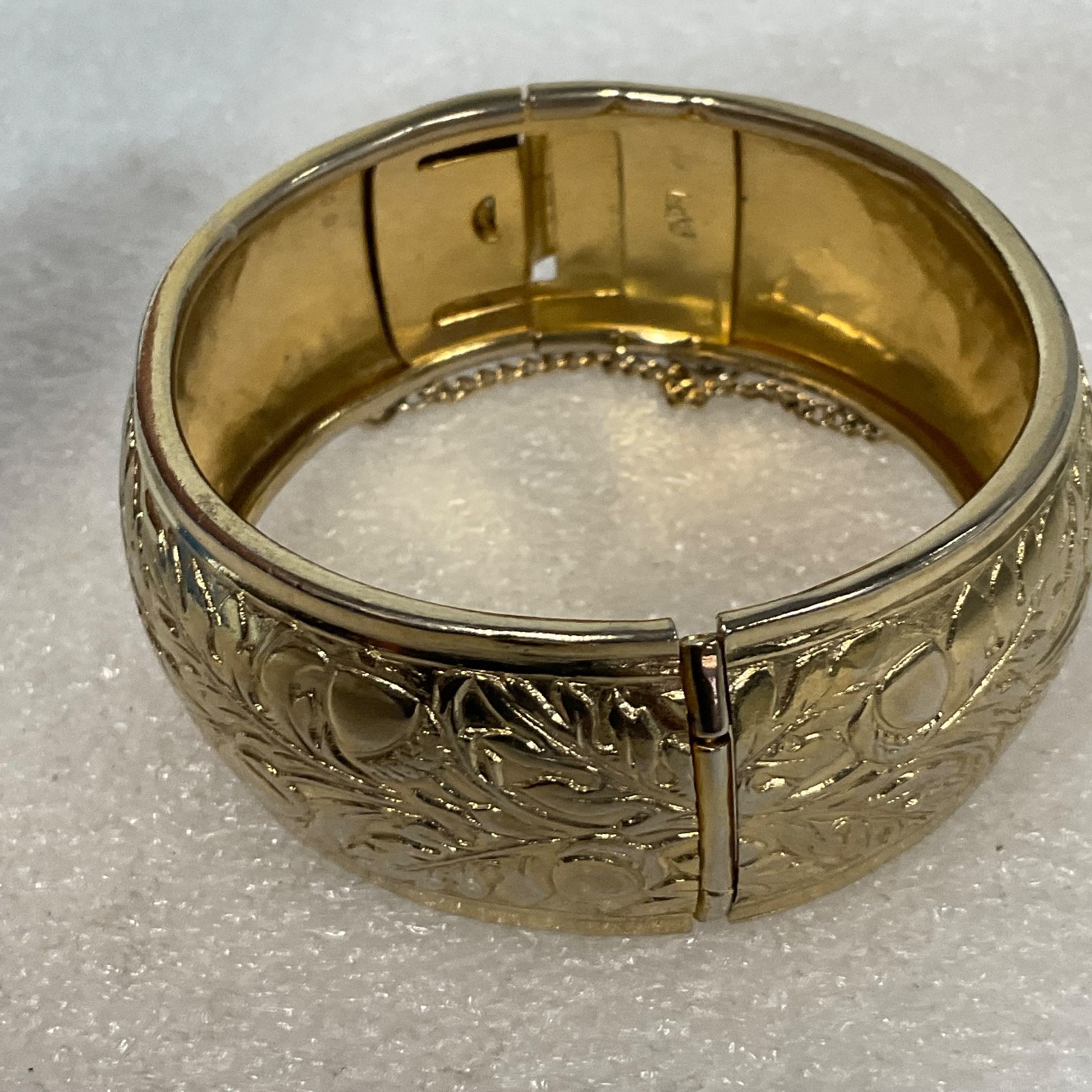 Vintage Coro Gold Tone Hinged Bangle Bracelet 7.25in Floral Engraved SafetyChain