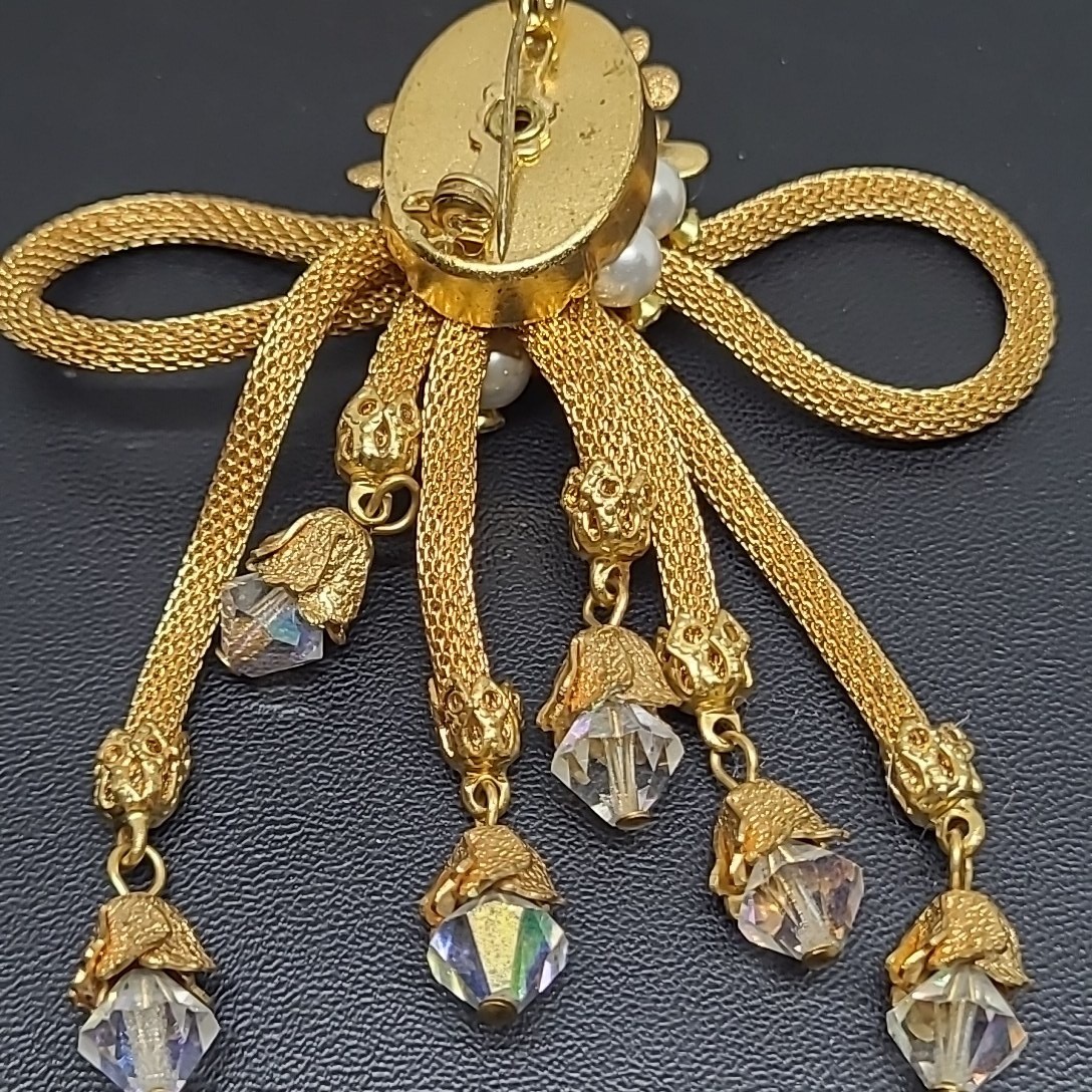 Vintage Mesh Brooch Gold Tone Pearl Rhinestone Tassel Crystal Dangle