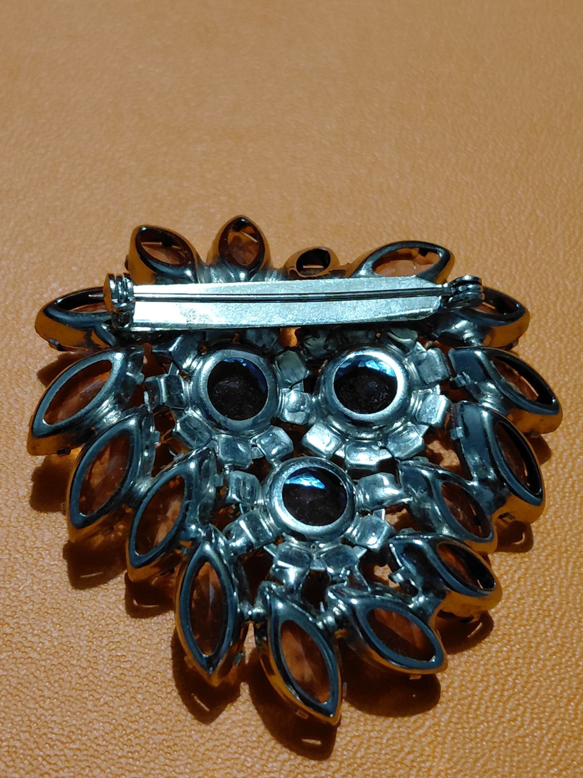 Vtg Brooch And Clip On Earrings (Juliana Style) Not Signed