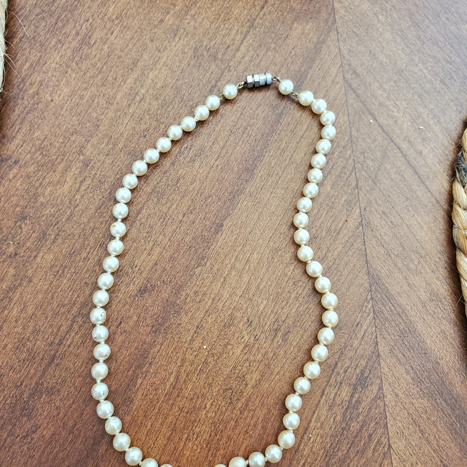 Vintage 15″ Faux Pearl Necklace Hand Knotted Hexagon Screw Clasp