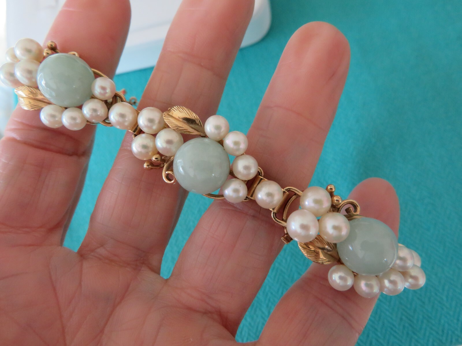 VINTAGE MING’S 14K GOLD 11 MM JADE & 5-6 MM PEARLS 17 MM WIDE BRACELET 7 1/4″