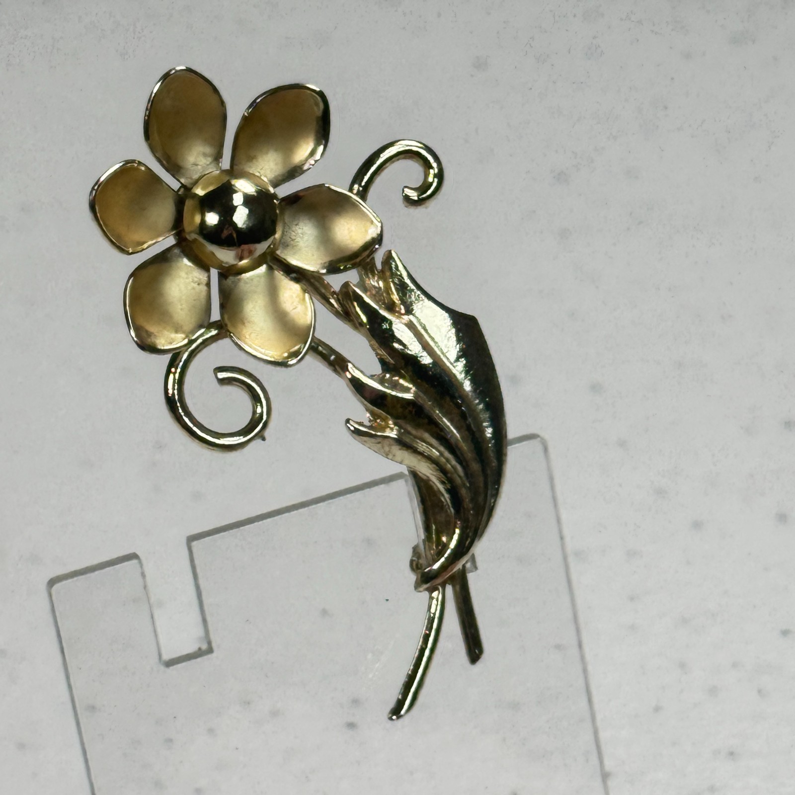 Vintage Brooch Gold Tone Flower Floral Bloom Stem Scroll Leaf Nature Garden Pin