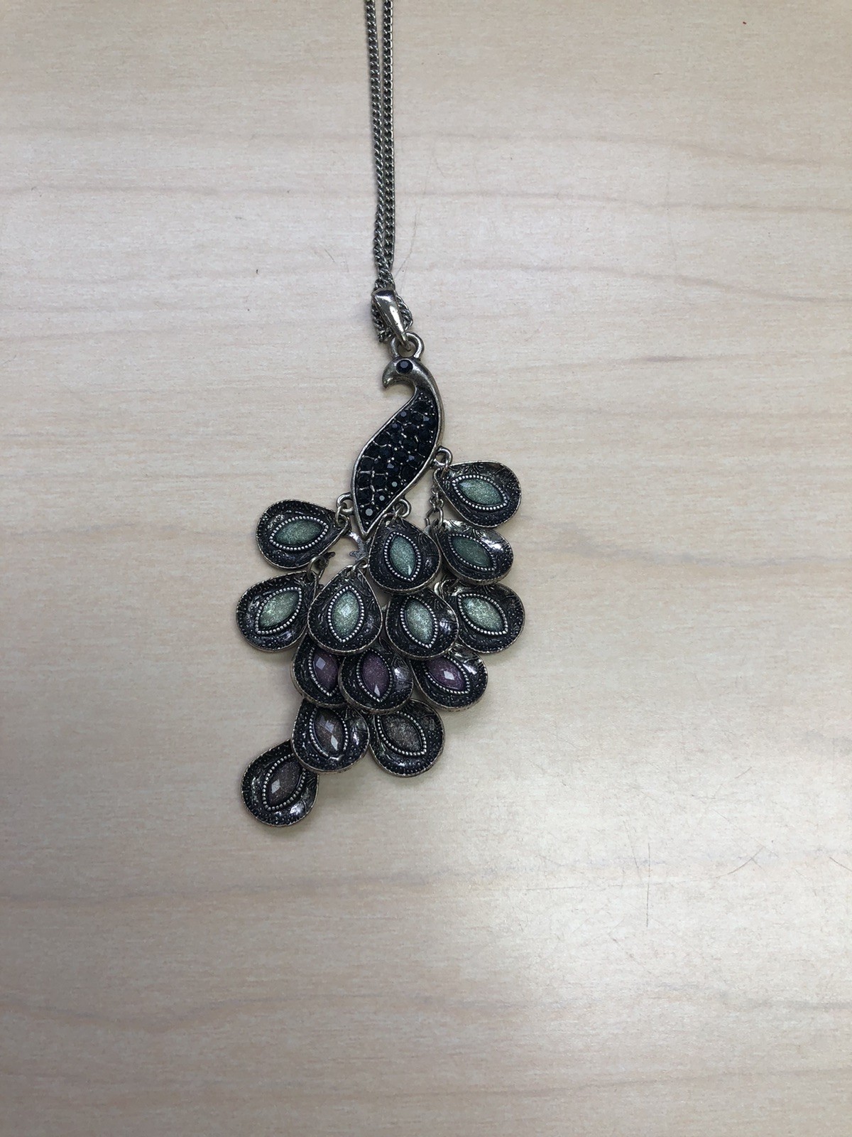 Vtg Peacock Necklace Articulated Faceted Green, Purple, Brown “Feathers”