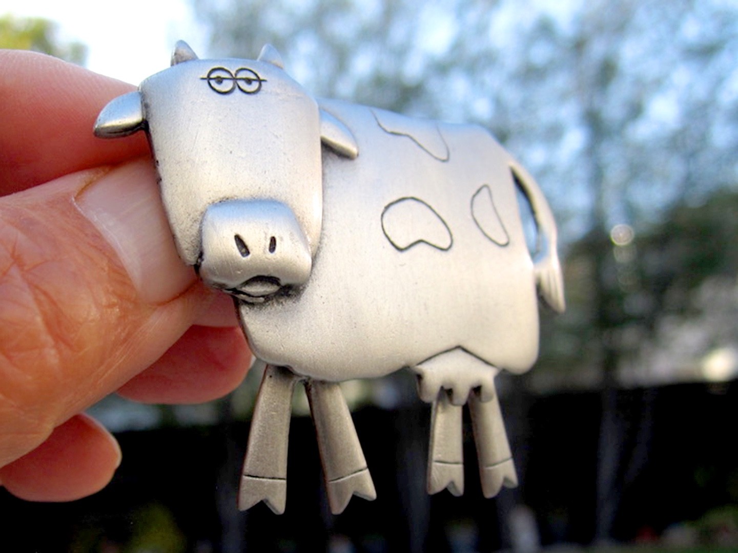 Vintage 1980s Fun JJ Jonette Jewelry Pewter Cow Brooch Pin Legs MOVE!!!