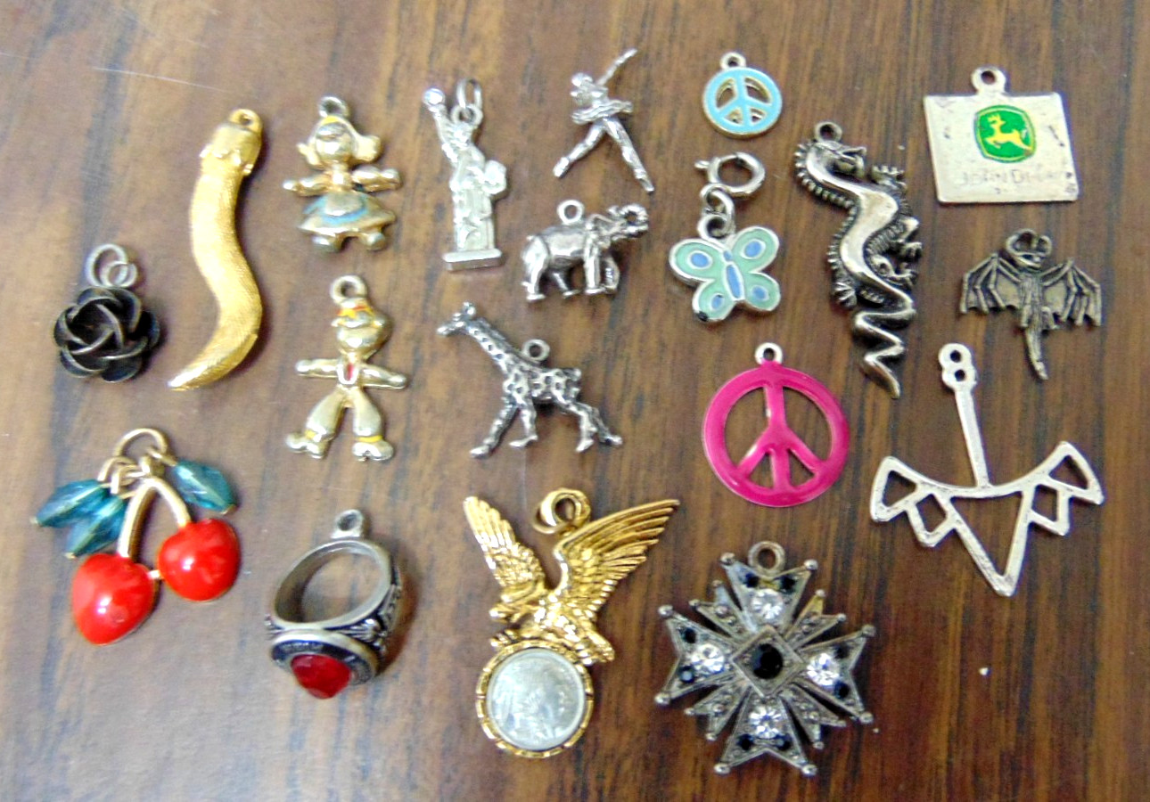 Huge Vtg lot of 141 Estate Pendants & Charms Mixed Materials And Styles