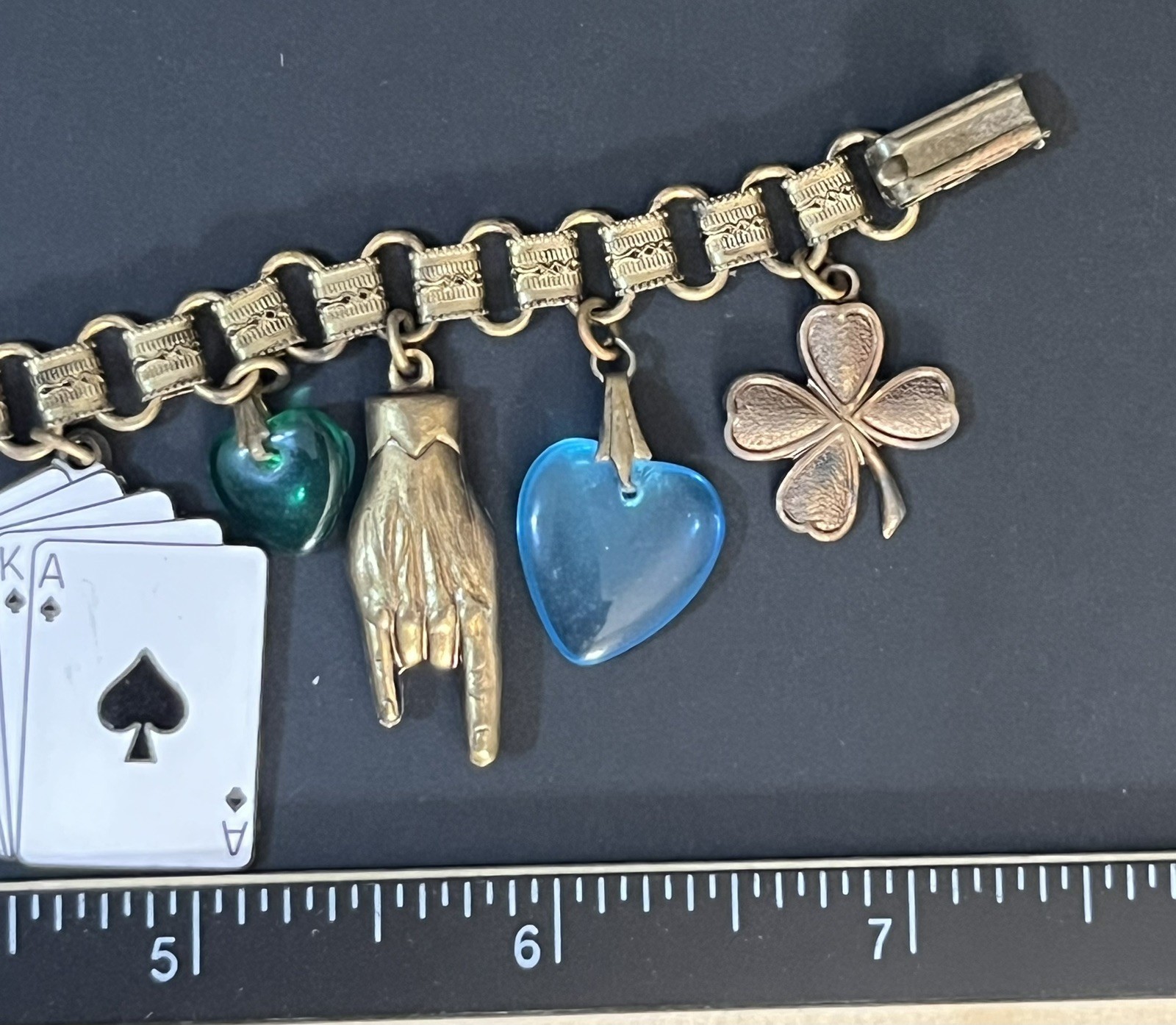 Vintage Charm Bracelet Poker Shamrock Dangles Cards Hearts Glass Works Studio ?