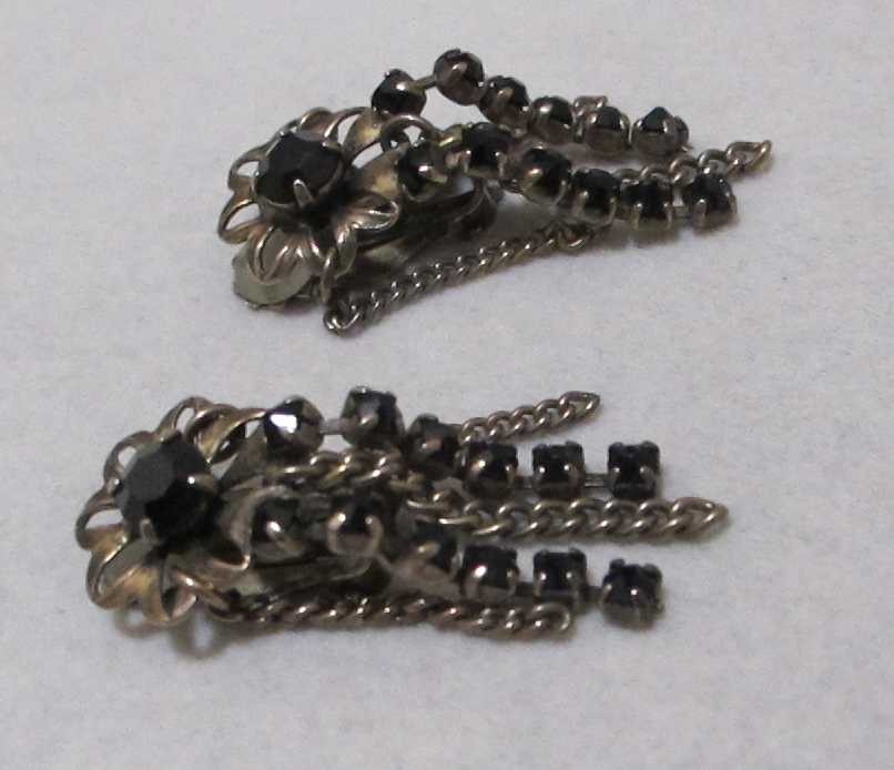 Vintage LA ROCO Black Rhinestone Gold Chain 5 Dangle Clip Earrings 1-3/4”