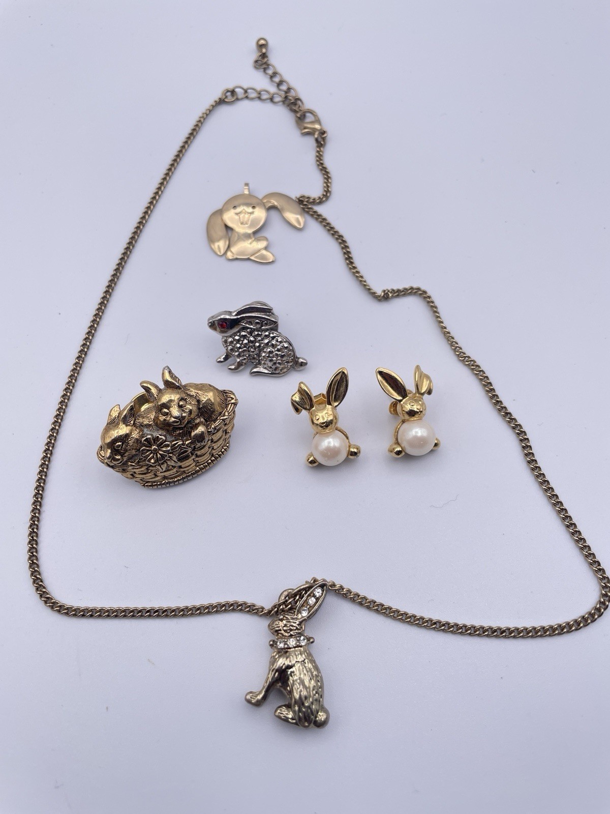 Mixed Vtg Rabbit Avon Unbranded Jewelry Lot Earrings Chain Necklace Brooch Pins