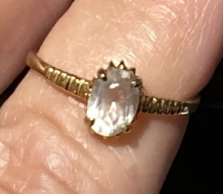 Vintage Signed BDA 10k SOLID Gold Ribbed Sides Ring Paste Clear Stone Size 5.75