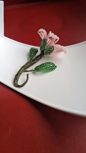 Vintage Handmade PINK Petal Seed Bead Flower Brooch 3¾” Pin GREEN Leaves Stem
