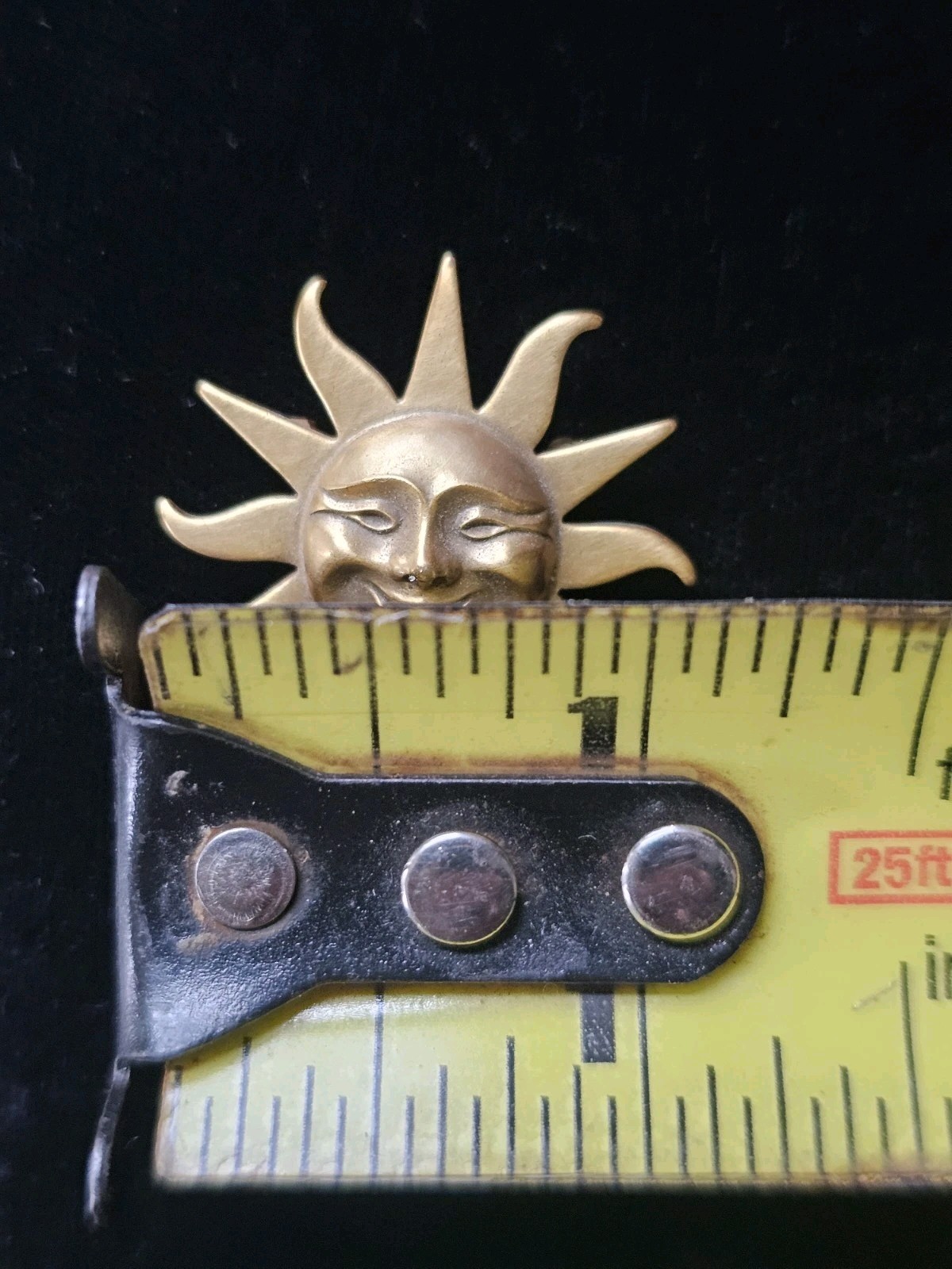 Vtg Brooch/Pin ALVA Studios Signed Gold Tone Celestial Sunburst 1″ Hippie Boho