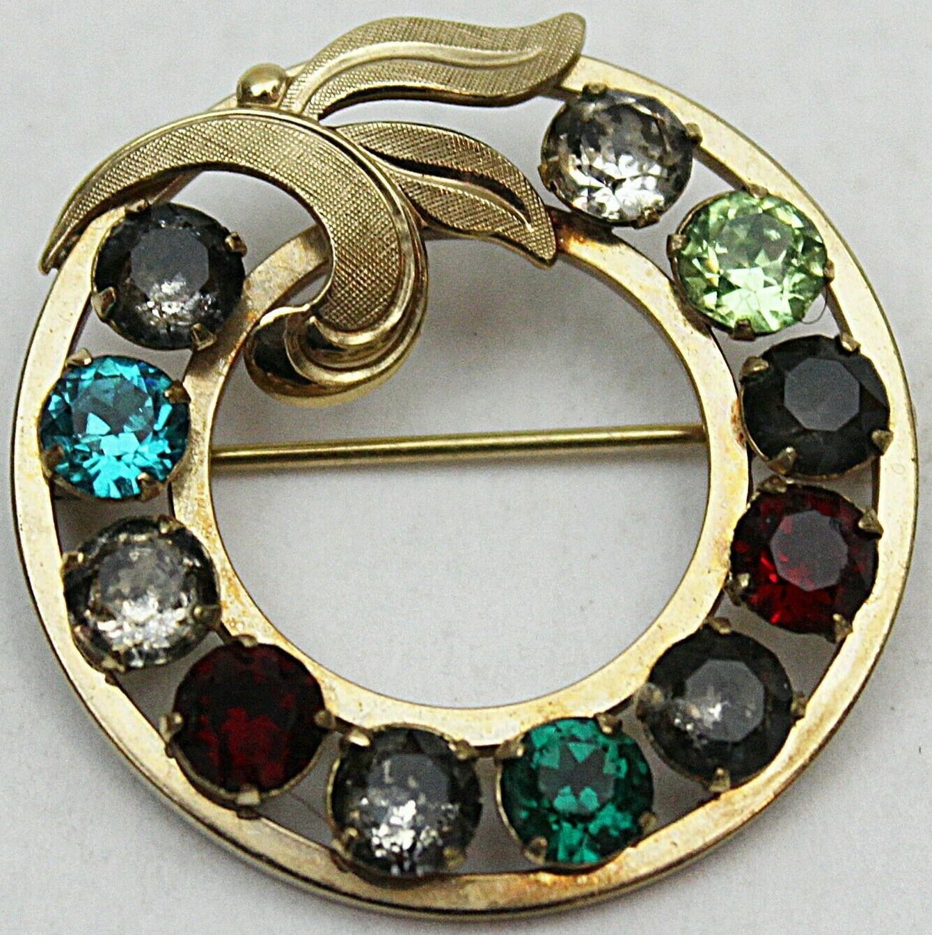 Vintage Van Dell 1/20 GF Brooch with multi colored Stones 1 1/4″ Round Christmas