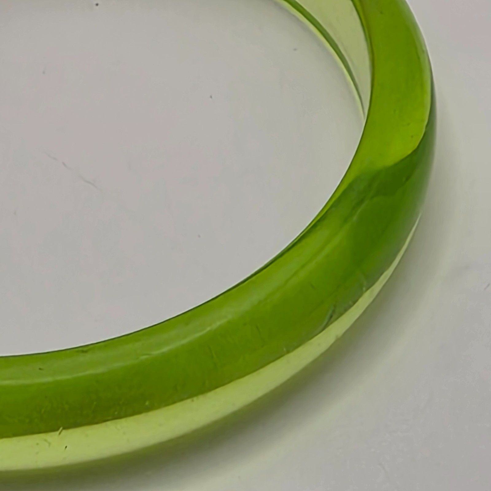 Vintage Translucent Avocado Green Lucite Bangle Bracelet 8″ 12.5mm Wide