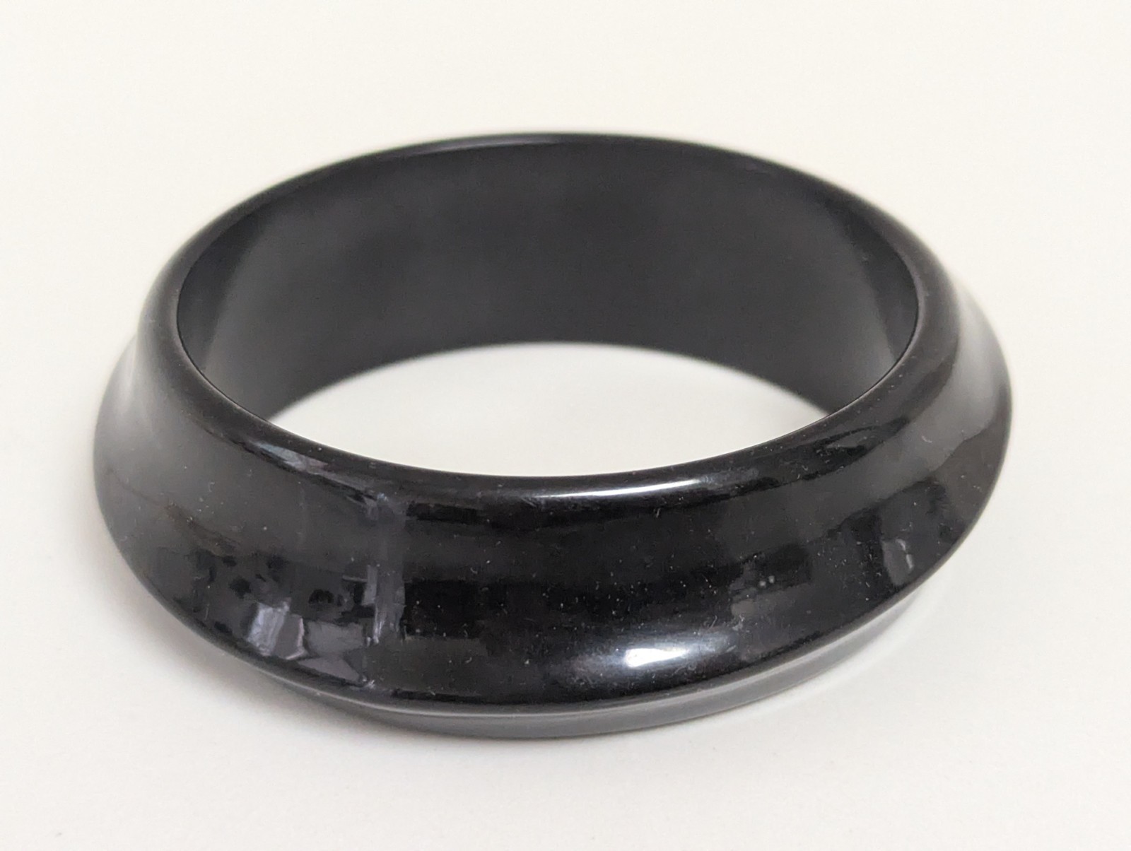 Vintage black bakelite bracelet MCM Modern “Swirl” Round Bangle