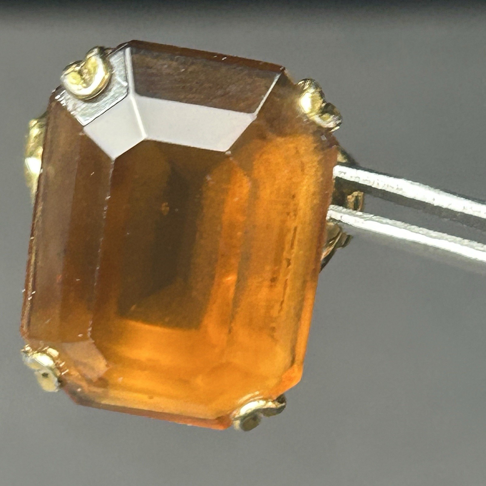Vintage 1978 Avon “Smoky Lustre” Cocktail Ring Gold Tone Emerald Cut Glass Sz4.5