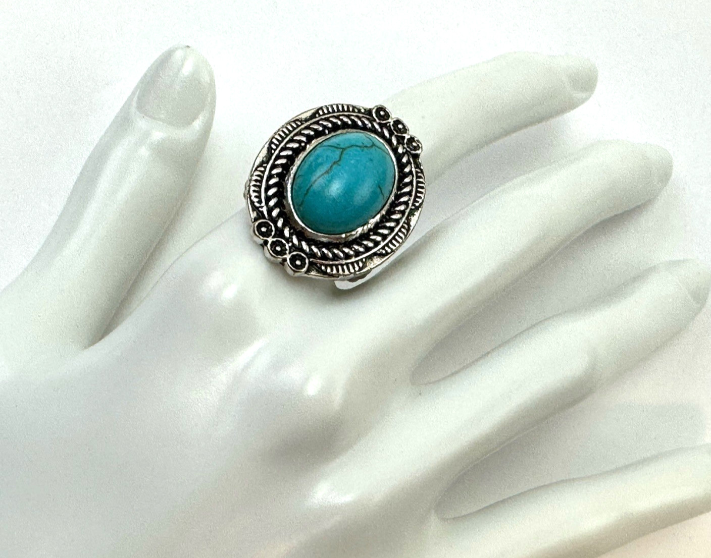 Vintage Blue Faux Turquoise Stretch Band Ring Silver Tone Cocktail Size 8