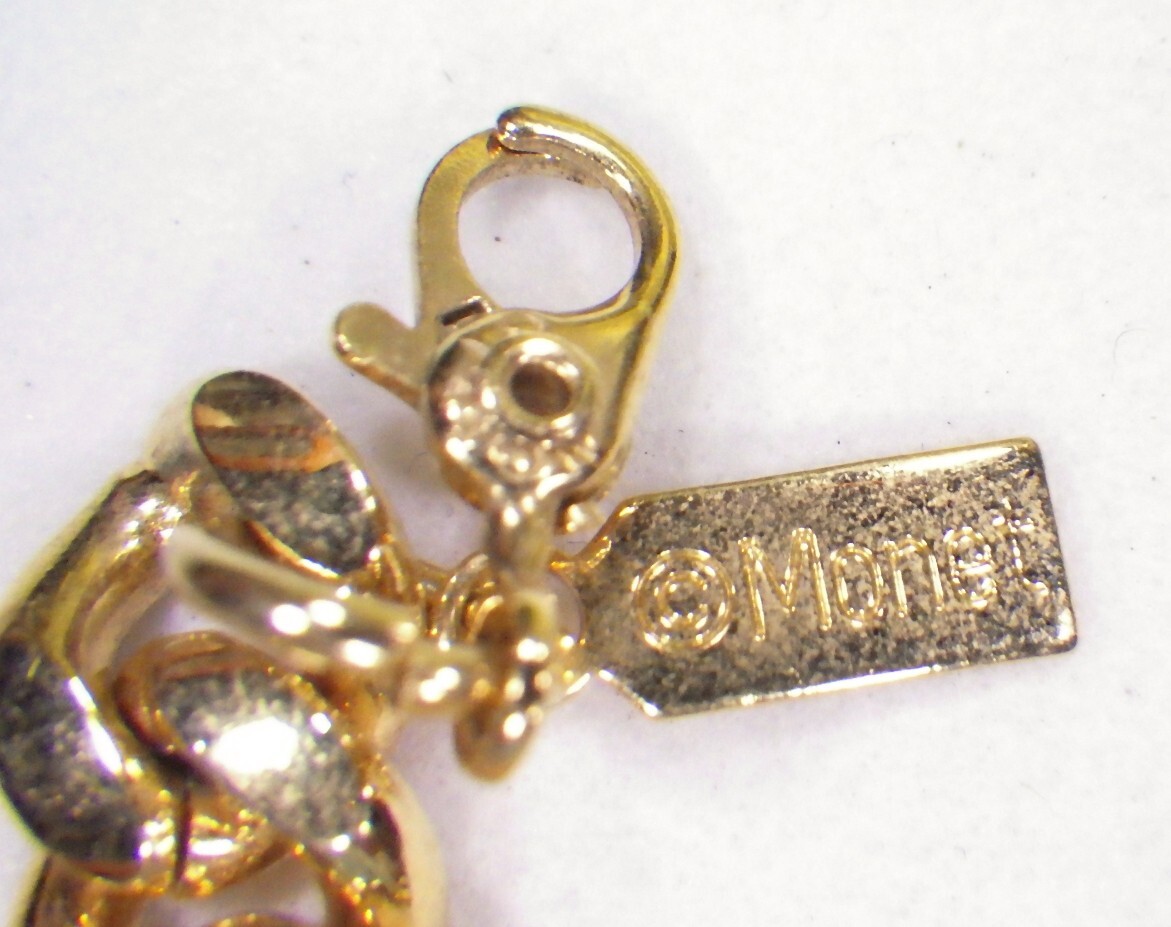 Vtg Signed MONET Heavy Cuban Link Gold Plate Chain Sister Clasp 18″ x 3/8″ 48.7g