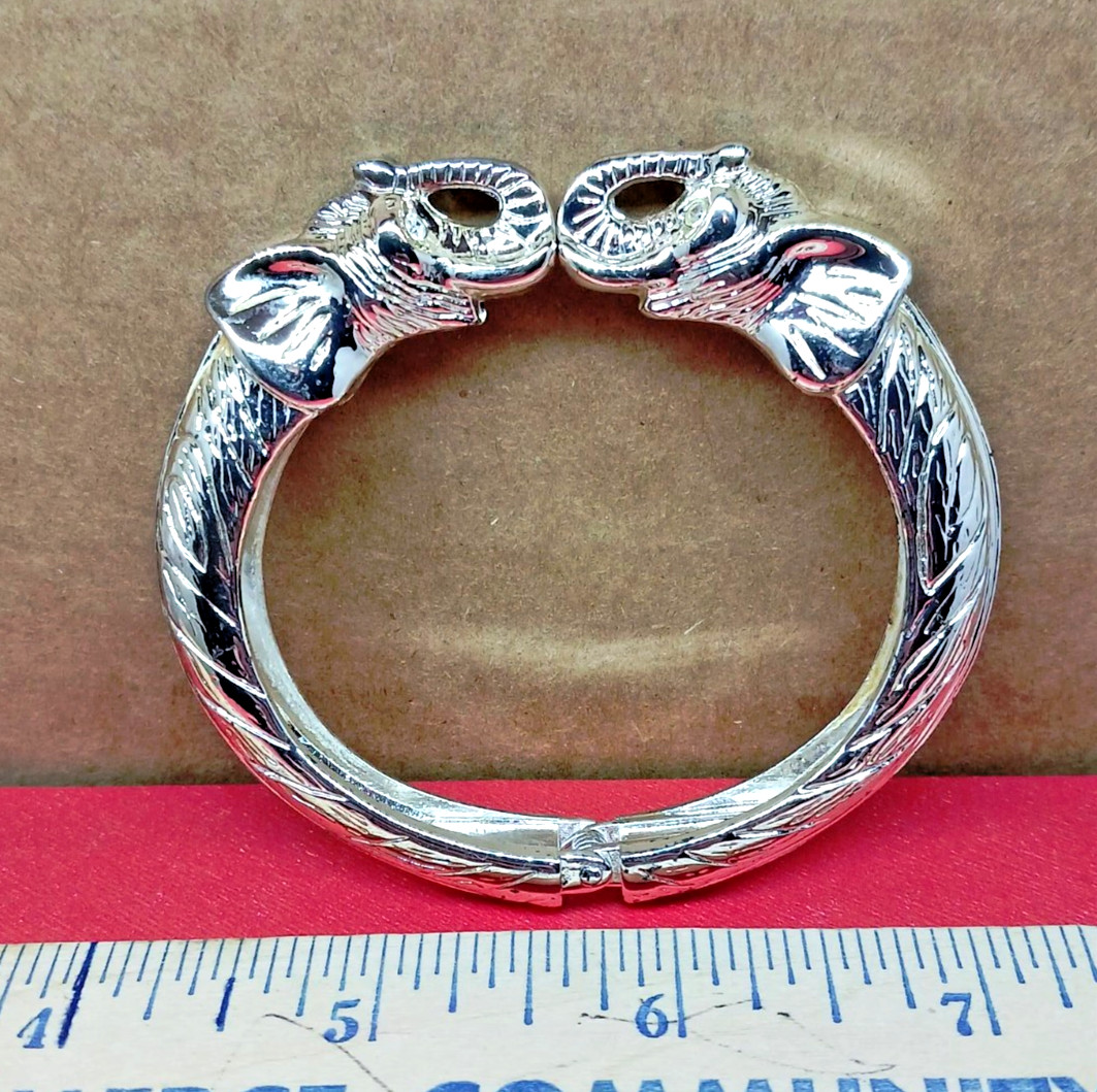 VTG 2 Head Trunk Up Elephant Kissing Hinge Bangle Clamped Bracelet – Silver Tone