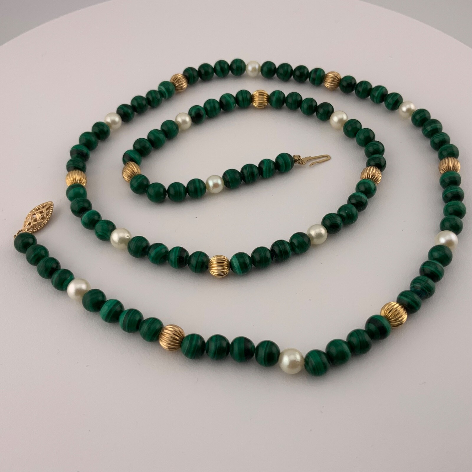 Vtg Malachite Pearl 14kt Fluted Gold Bead Necklace Green 24 Inch Fish Hook Clasp
