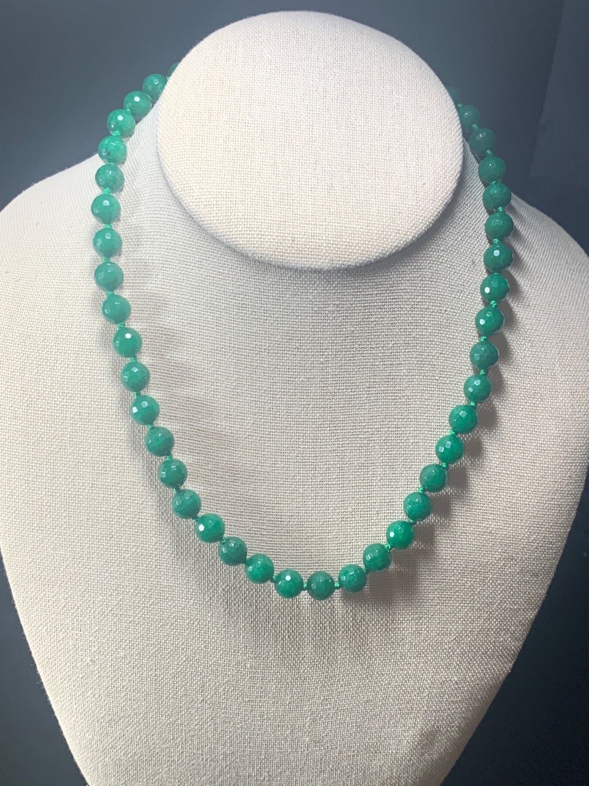 Green Agate Beaded Necklace With Faceted Round Beads & Vintage-Style Clasp