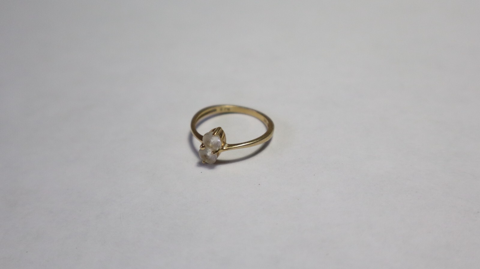 10K GOLD Ring CLEAR STONE WHITE TOPAZ ? SIZE 5 1.29 GRAMS RJ