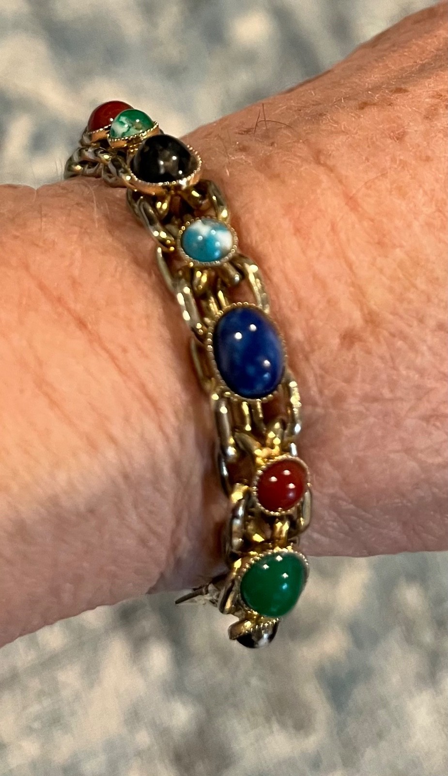Vtg GREEN/BLUE/RED/BLACK Carbochon Gold Plated Link BRACELET 7″ (Missing Stone)