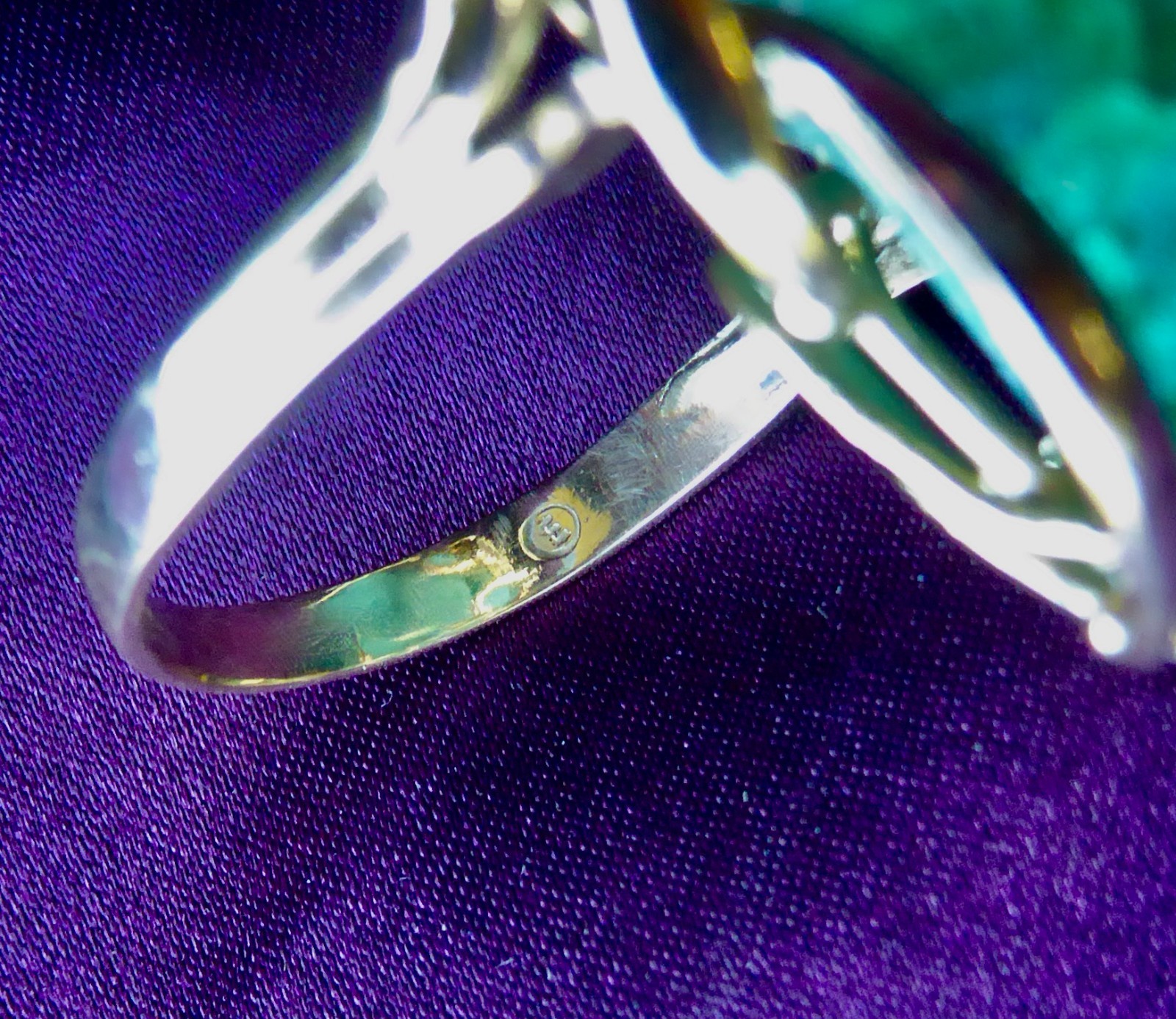 Vintage 1970s 14k Gold and Synthetic Emerald Crystal Ring Freeform Brutalist