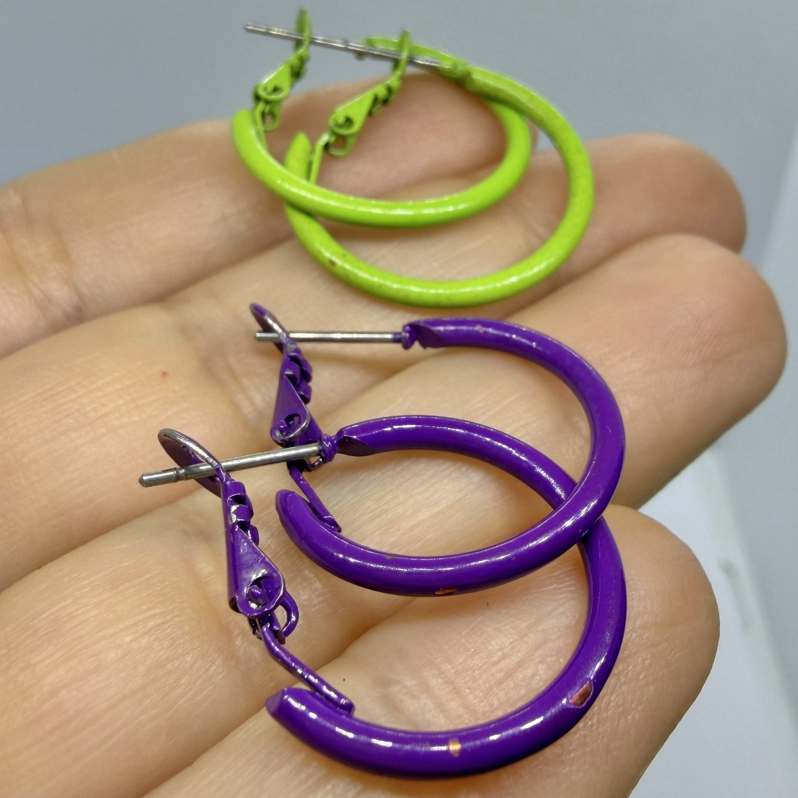 Vtg Lime Green Dark Purple 1970’s Enamel Full Hoop Omega Earrings Lot Tube Two