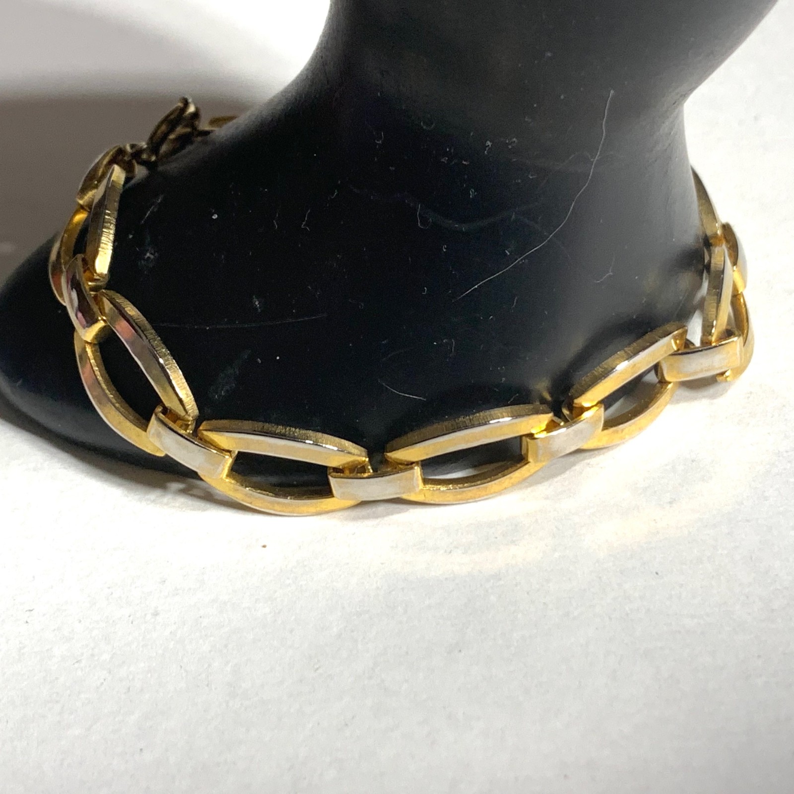 Vintage Gold Tone Chain Link Bracelet Open Oval Articulated Links