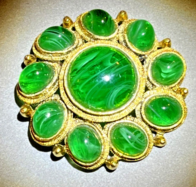 Vintage & Mint WEISS Green Gripoix Glass Cabochon Gold Tone Pin Brooch
