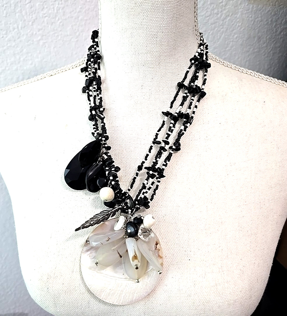 Vintage White Black Glass Seed Beads Shell Pendant Necklace 20″L
