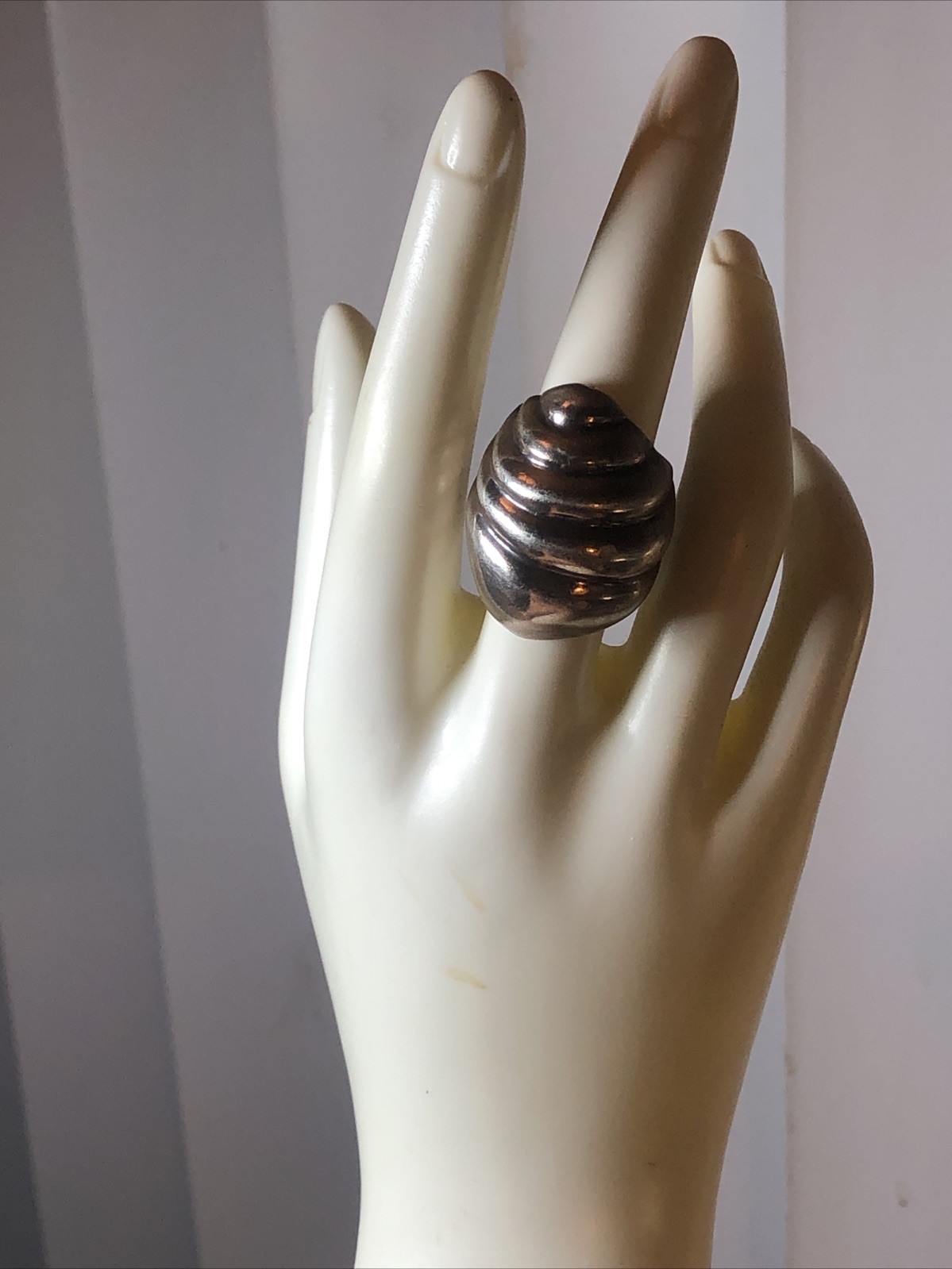 b51. Vintage AVM TAXCO Sterling Silver Rapa Shell Ring Size 6.75, 25.7g.Mex