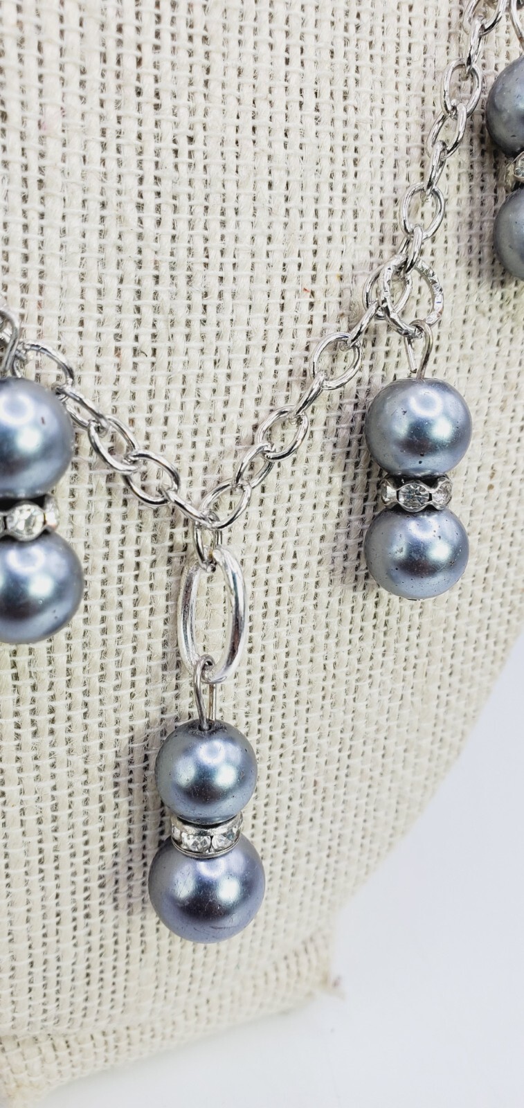 Vintage Gray Faux Pearl and Rhinestone Beaded Necklace 20″ te03
