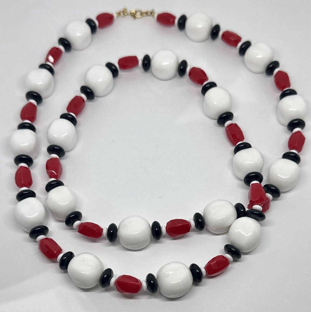 Vintage MONET Red White & Black Lucite Chunky Bead 34″ Necklace
