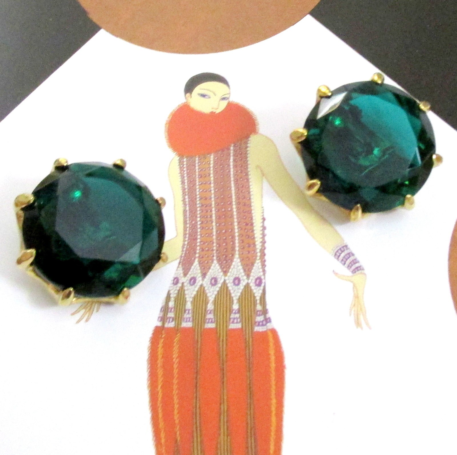 Vtg Runway 1″ Round Glamorous Emerald Green Acrylic “Crystal” Earrings 80s Clip