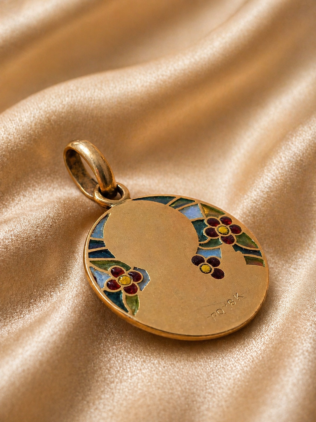 Virgin Mary Pendant 18K Gold Plique-à-Jour Enamel Religious Antique Art Nouveau