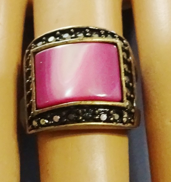 Lia Sophia Pink Panel Wide Band Ring – Size 5 – New With Tag