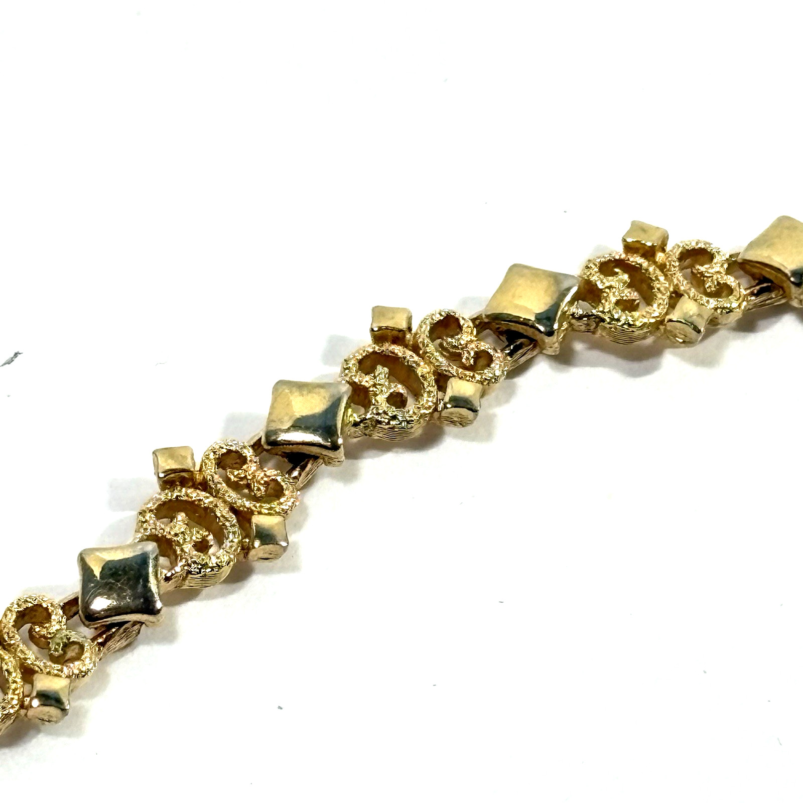 VTG AVON Precious Pretenders Filigree Bracelet Gold Plated 7.25″