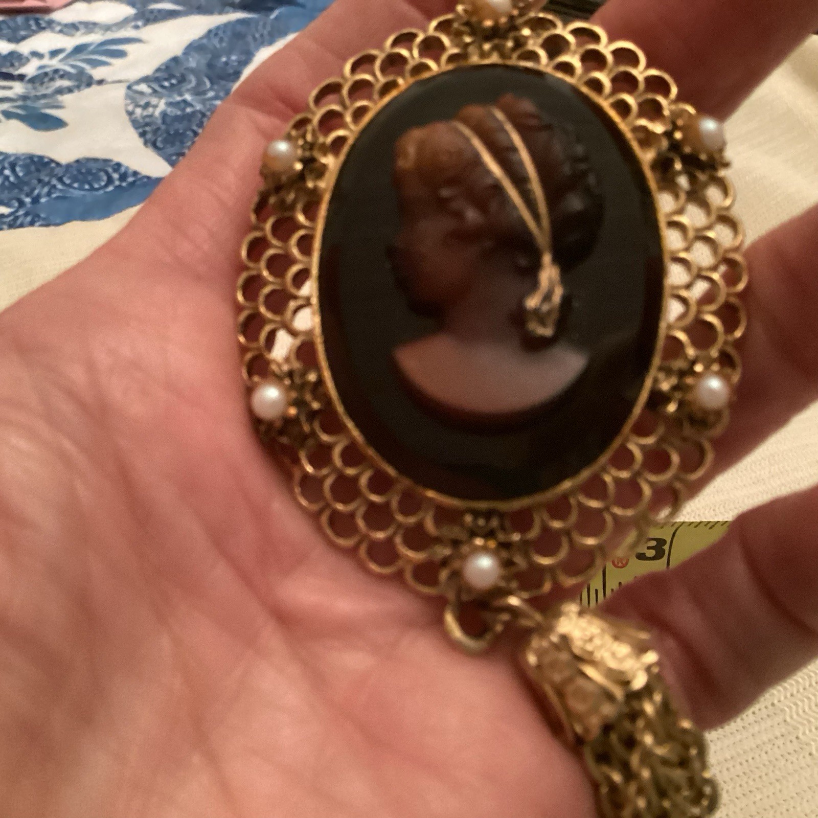 Vintage Jewelry Cameo Pendent Gold Tone & Brown With Pearls