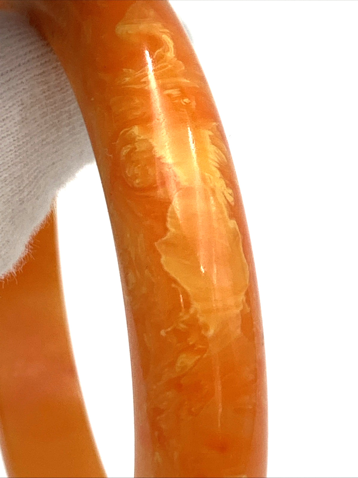 Vintage 12 mm Wide BAKELITE Bangle Bracelet Orange Marbled 29.3g 8″ IC