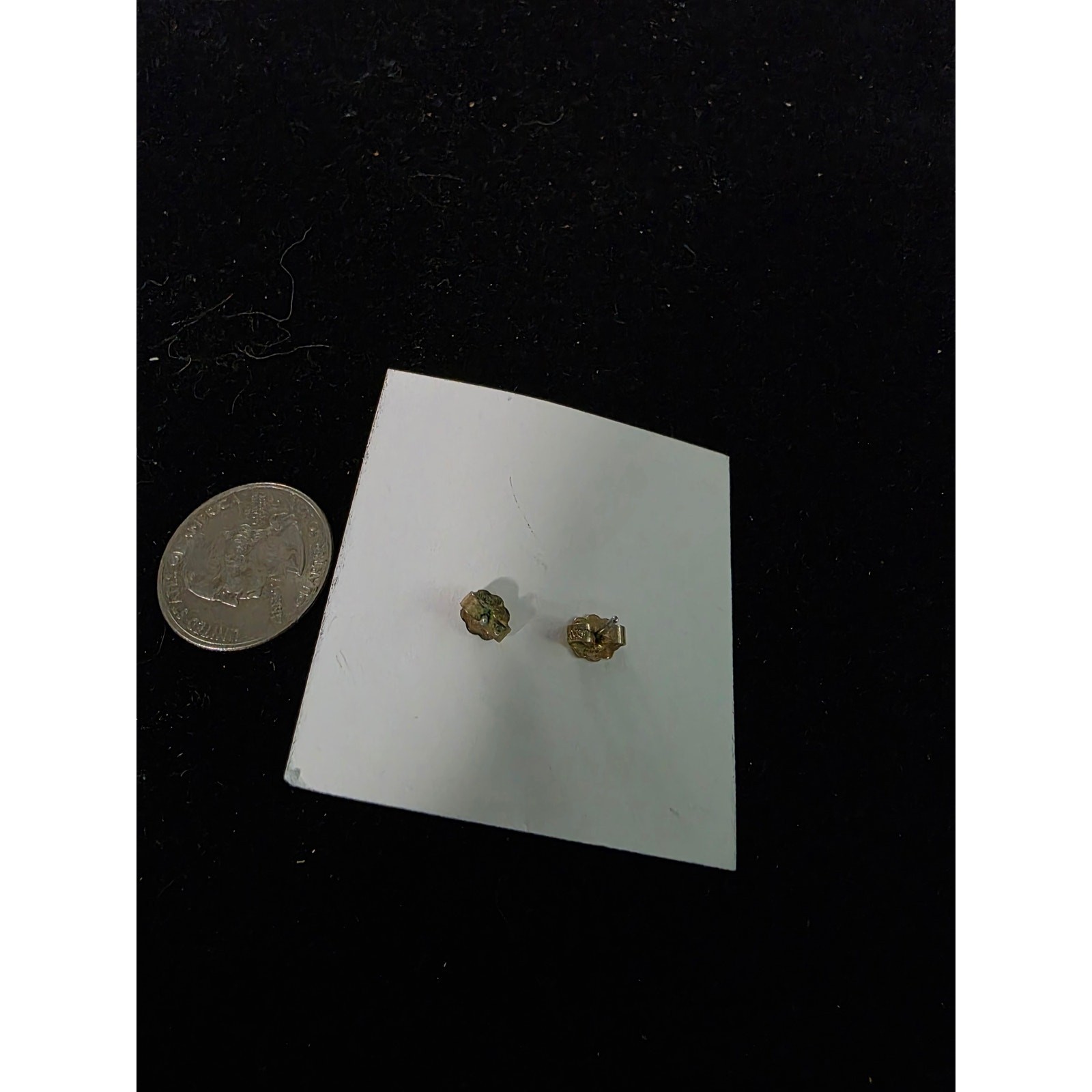 Vintage Earrings Goldtone w/Green Center Stud Pierced Minimalist GorpCore Daily