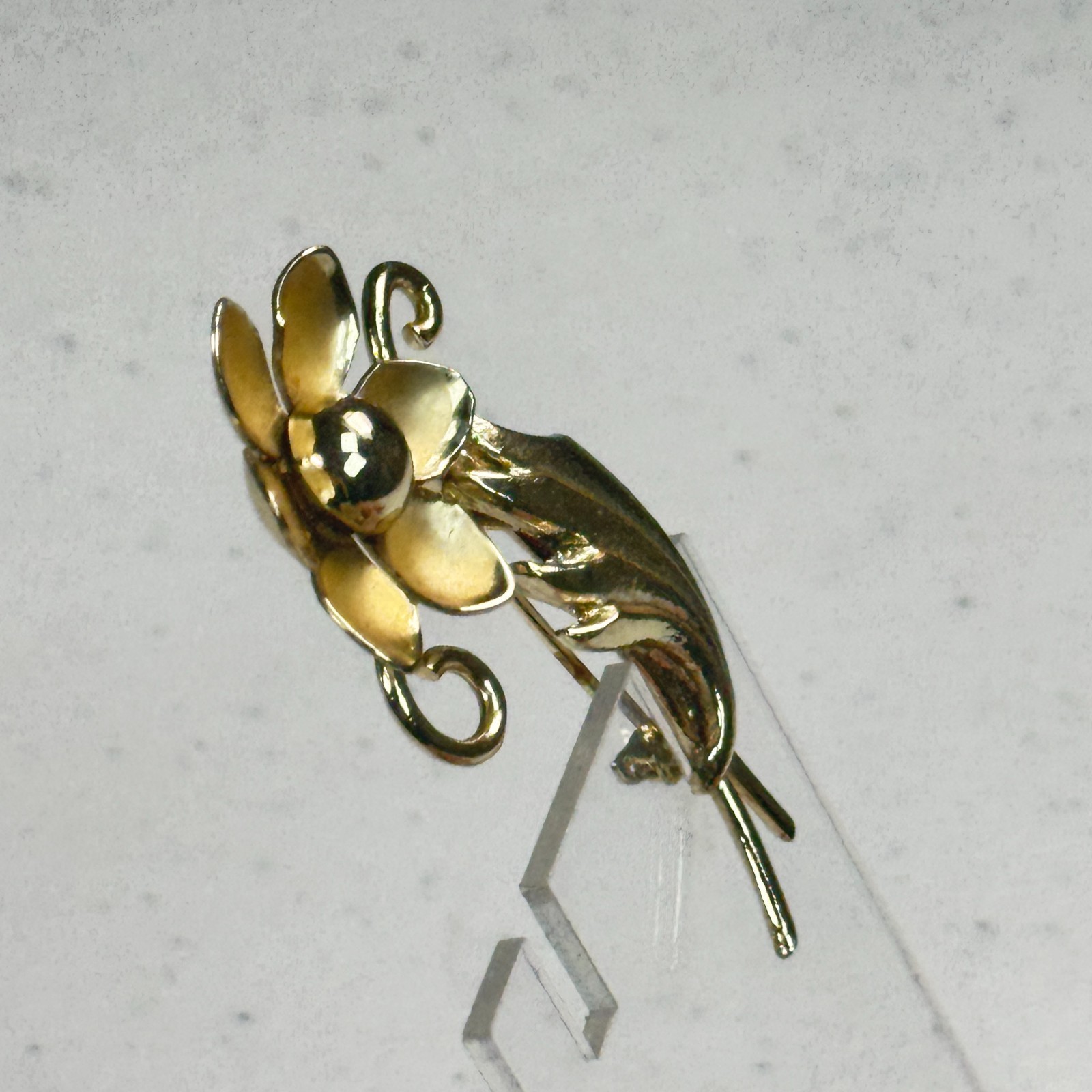Vintage Brooch Gold Tone Flower Floral Bloom Stem Scroll Leaf Nature Garden Pin