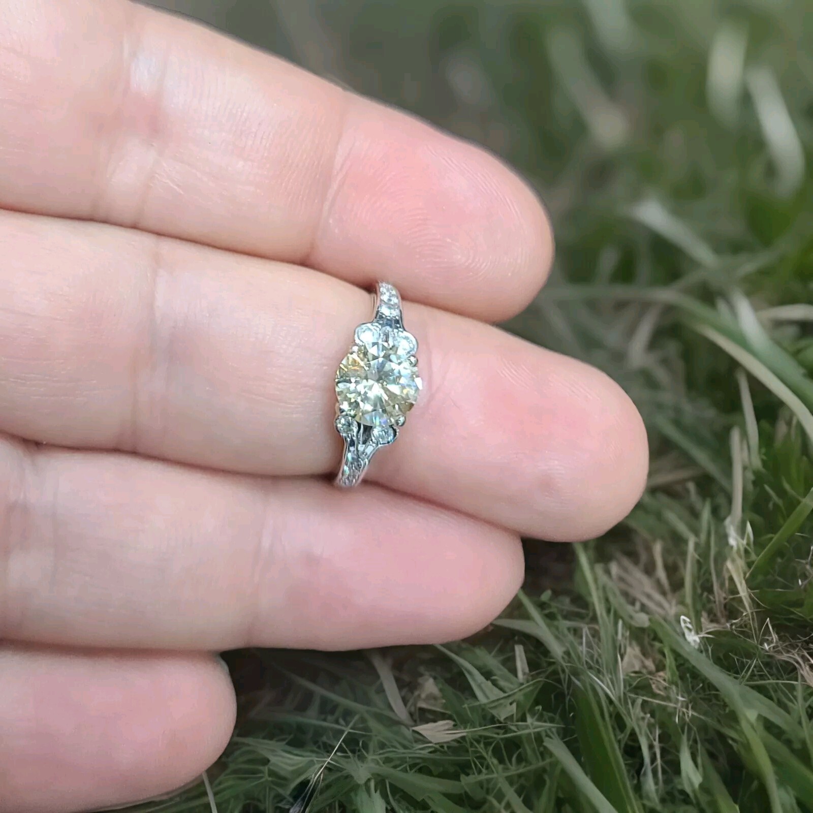 Vintage 14k White Gold Engagement Ring 1.28ct. Natural Champagne Round Diamond