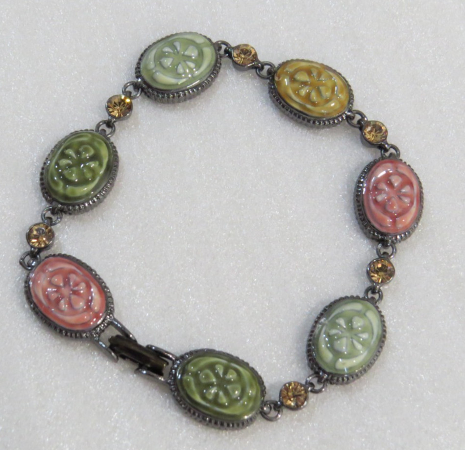 liz claiborne LC Signed Bracelet. Multi Color Pastel 8” Long