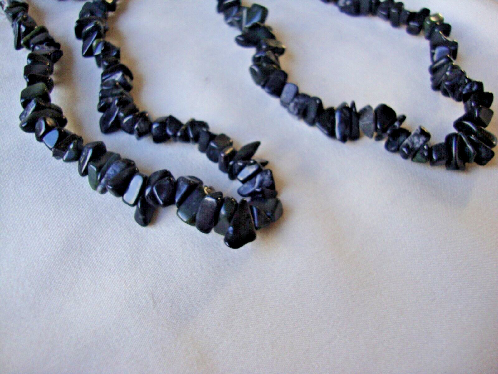 VINTAGE HONG KONG HANDMADE DARK GREEN NEPHRITE JADE CHIPS 35″ ENDLESS NECKLACE